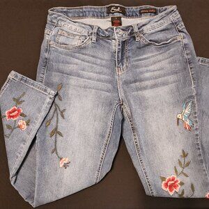 Earl Jean Blue Jeans Size 6 Skinny Ankle Embroidered Hummingbird & Flowers
